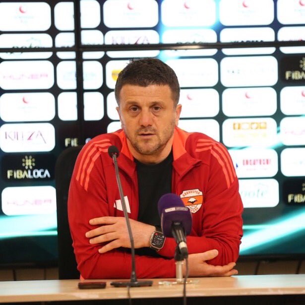 YAPI’yı arayanlar uzağa gitmesin. Spor savcılarını göreve davet ediyoruz. Paylaşmayan kalmasın.⬇️

📌Kulüplerin malum camiaya karşı neden boş alan bıraktığını, Galatasaray’a karşı da neden saldırarak oynadıklarını açıklıyor bu olay! O yüzden önemlidir. Mourinho ve Acun bu konuyu