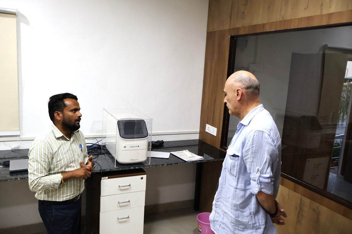 Dr. Akmal Akramkhanov, Regional Manager for Central Asia &amp; the Caucasus, and Senior Scientist | Resilient Agrosilvopastoral Systems <a href="/ICARDA/">ICARDA</a> Uzbekistan, visited the advanced research labs 🔬🧬🖋️<a href="/ICARDA/">ICARDA</a> #FLRP_India. He appreciated the newly developed modern research facilities.
