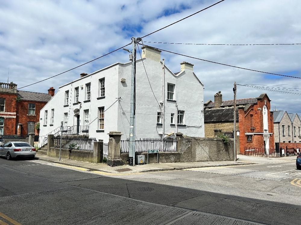 dlr have proposed works planned to provide a Centre for Creative Lifelong Learning at 9 George's Place and at the former Wash House at Kelly's Avenue in Dún Laoghaire. Further details and a link to the public consultation are available at bit.ly/dlrGeorgeKelly