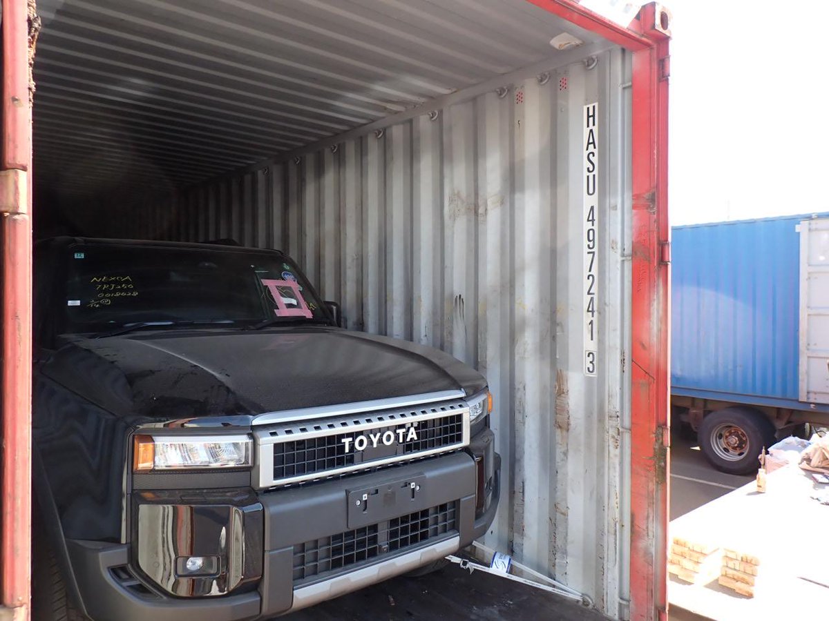 autodirectlk's tweet image. Ready, loaded, and en route to sunny Sri Lanka! 🇱🇰🚢 Another one on the move! 🌞🚗

#AutoDirect #CarShipping #VehicleExport #SriLanka #CarImporter #LuxuryCars #DreamRide #FastShipping