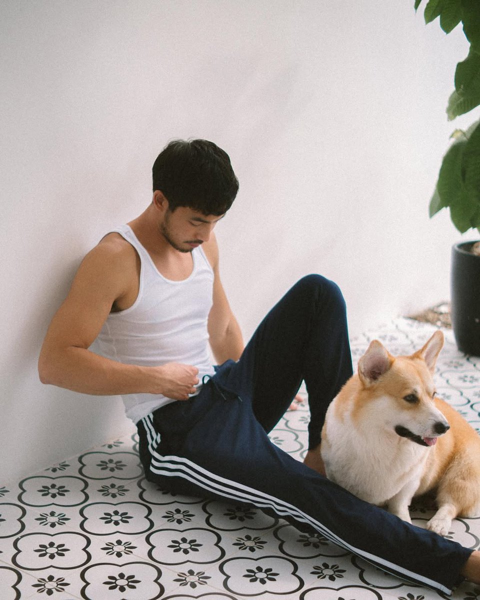 gmanetwork's tweet image. Pano kumalma pag naka-white sando si Tony Labrusca?! 

#TonyLabrusca #summer #whitesando #BinibiningMarikit