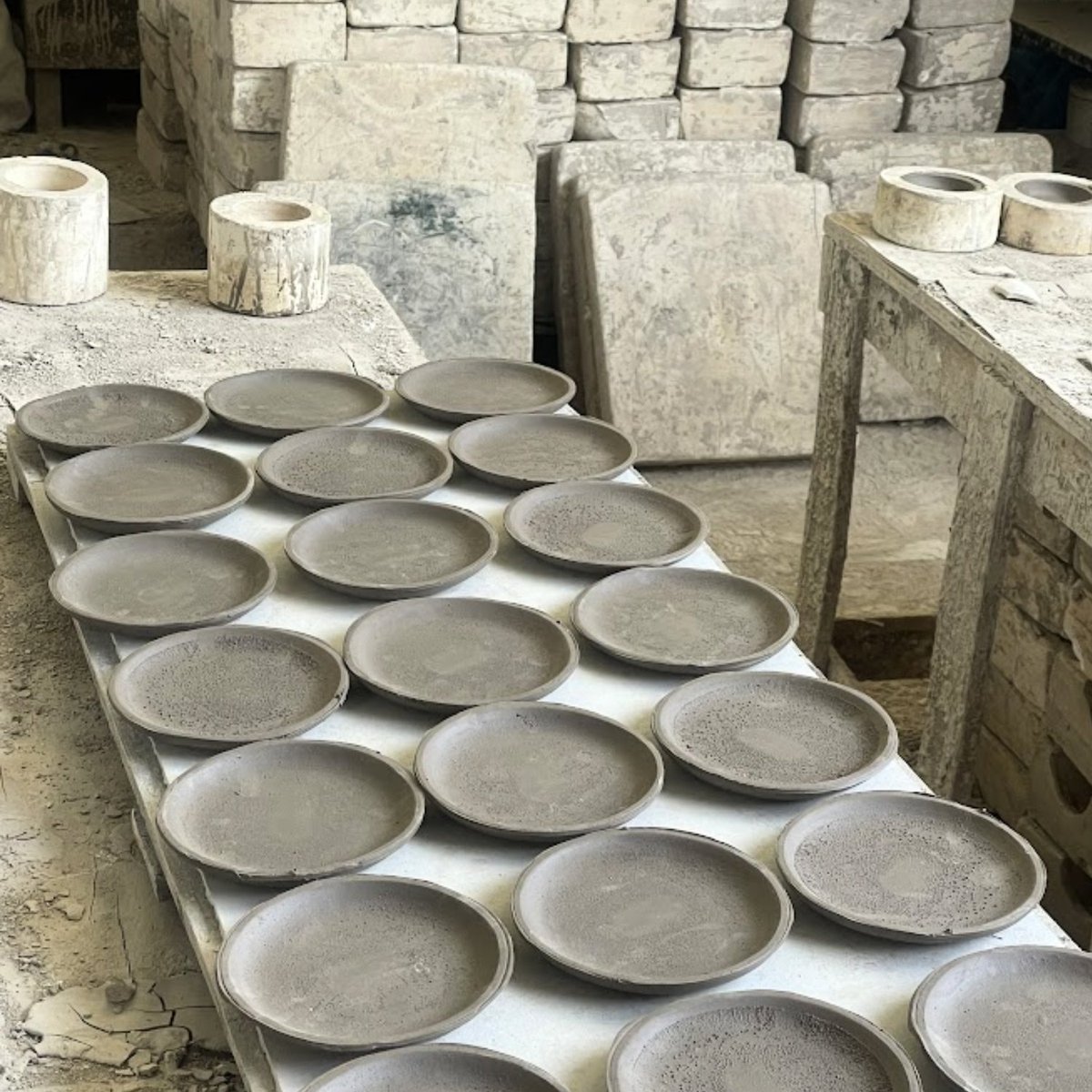 Pankesum's tweet image. Hand-carved with precision ✨🏺 Every ceramic piece is crafted with care for a unique touch! 🎨👐
.
🛒 Visit our online store : amazon.com/roro
.
.
#HandmadeCeramics #ClayArt #PotteryProcess #ArtisanCraft #CeramicStudio #HandcraftedDesign #MadeWithClay #PotteryLovers