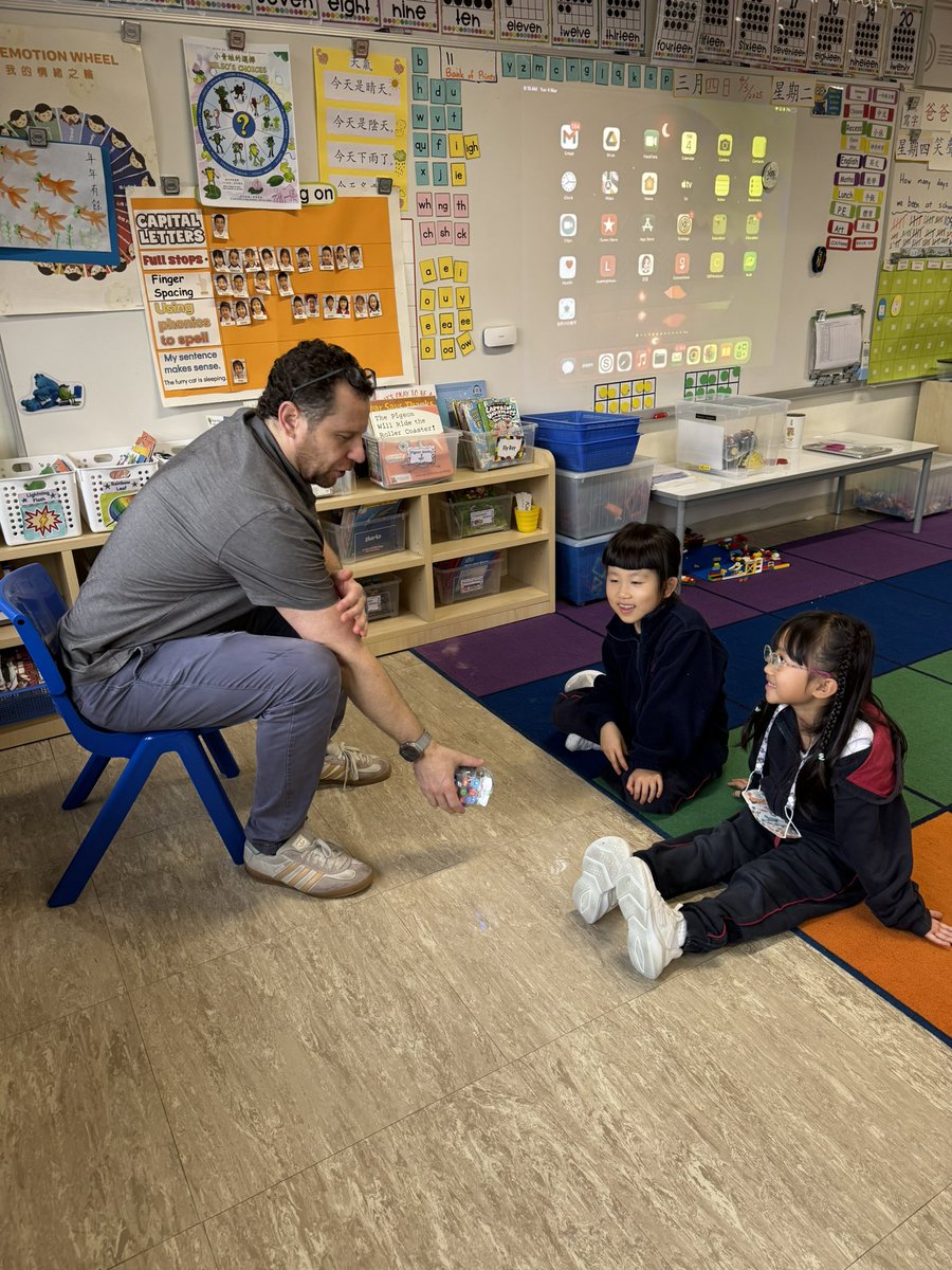 Great to have <a href="/desertclimber/">Dalton Flanagan(he/him)</a> and <a href="/MsJanePYP/">Jane Wong</a> come to our classroom to show and allow the students to explore bee-bots! #cishk