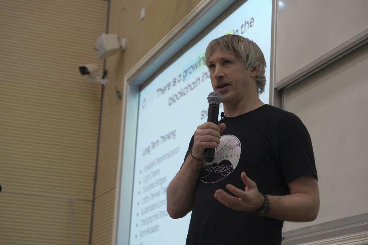 Bifrost's tweet photo. JAM Tour 2025 - Mainland China - Final stop N°4 - Shenzhen.
The crowd was packed at the Shenzhen University and @0xLurpis was still holding the mic before Gav's talk 🎤 https://t.co/IVlaHZ6nOE