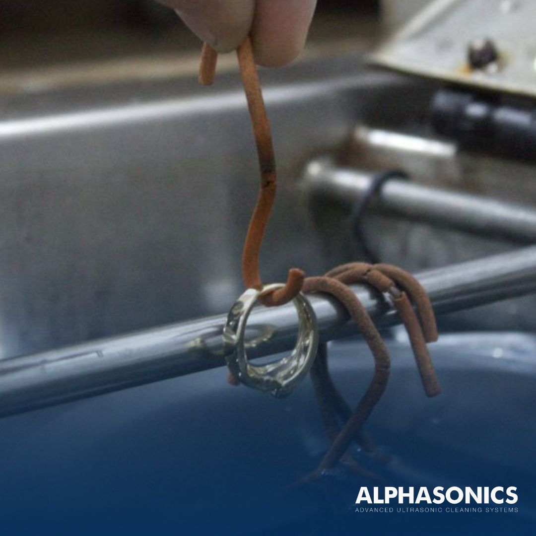 💎 Does Ultrasonic Cleaning Damage Jewellery? 💎 Myth! When done right, it’s the safest way to clean:

✔️ Diamonds &amp; gemstones
✔️ Gold &amp; silver
✔️ Watches &amp; settings

Do you use it? Comment below! 👇 #JewelleryCare #UltrasonicCleaning #MythBusted