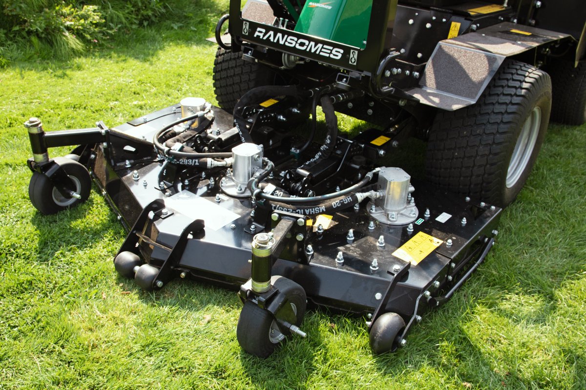 The HR380 features a deck built to conquer the harshest environments. Enjoy low-maintenance convenience and effortless flip-up access for swift servicing. This powerhouse is engineered for optimal cutting performance, ensuring constant productivity throughout the year.

#Ransomes