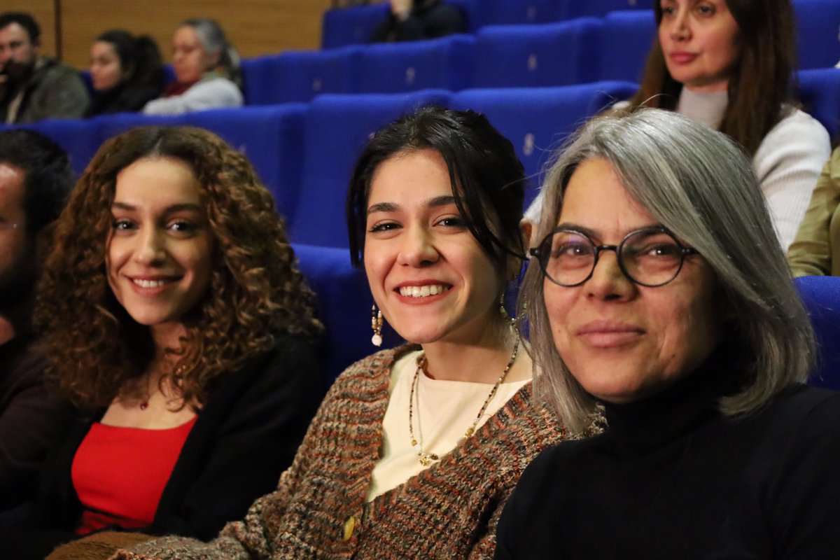 Jineoloji dergisinin 10. Yıl kutlama etkinliğine katılım sağladık.

Kadınların yaşamını, direnişini ve bilgisini merkezine alan bu değerli emeği selamlıyoruz! Daha nice yıllara…