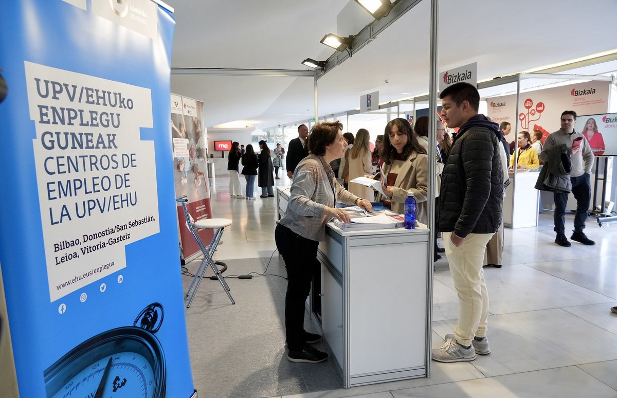 1.000 estudiantes de la <a href="/upvehu/">UPV/EHU</a>  se han reunido presencialmente con empresas que buscan talento joven 
ehu.eus/es/web/campusa…