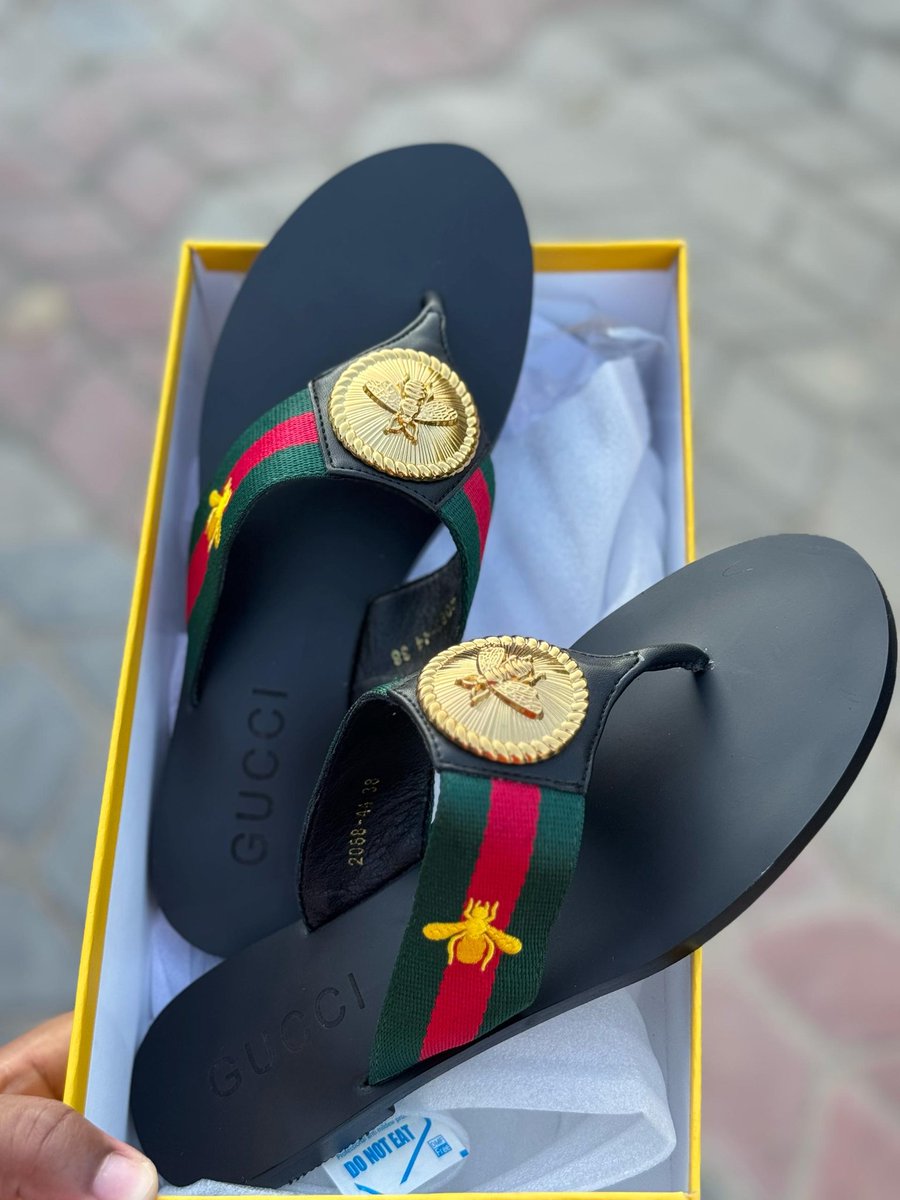 X_gee9's tweet image. Top Top quality  shoes for ladies

Size ,37 ,38 ,39,40,41 &amp;amp; 42

Tel : 0769996448

Loc: kariakoo karibu na bank ya NMB bank

Price 45,000 ⏫⏫⏫