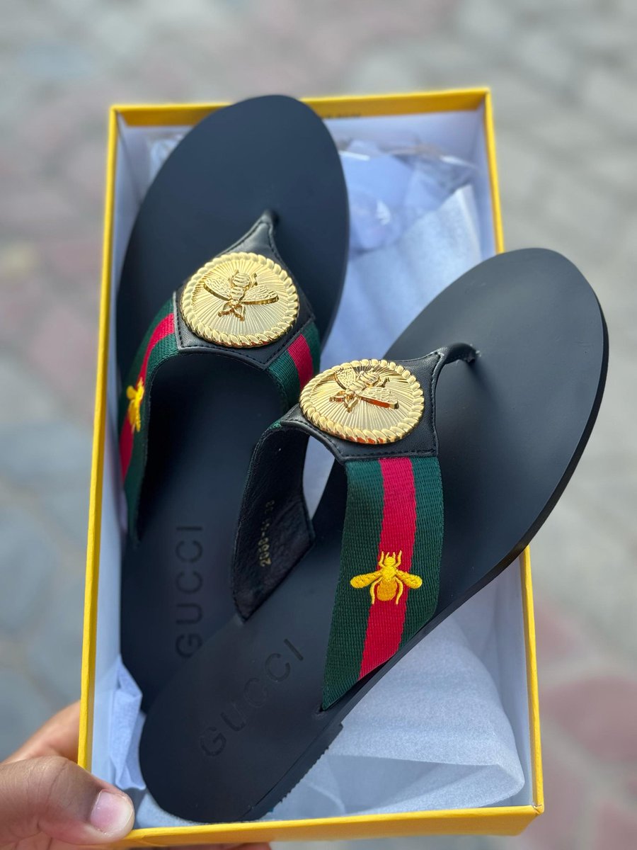 X_gee9's tweet image. Top Top quality  shoes for ladies

Size ,37 ,38 ,39,40,41 &amp;amp; 42

Tel : 0769996448

Loc: kariakoo karibu na bank ya NMB bank

Price 45,000 ⏫⏫⏫