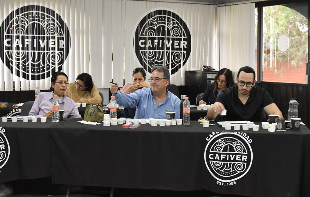 abicsoficial's tweet image. Avaliação sensorial de café solúvel: Abics capacita 11 IC Graders no México
— Formação dos primeiros profissionais fora do Brasil integra ações da Associação para a globalização de uma metodologia única de avaliação sensorial aos cafés solúveis. Confira: abics.com.br/cafe-soluvel-c….