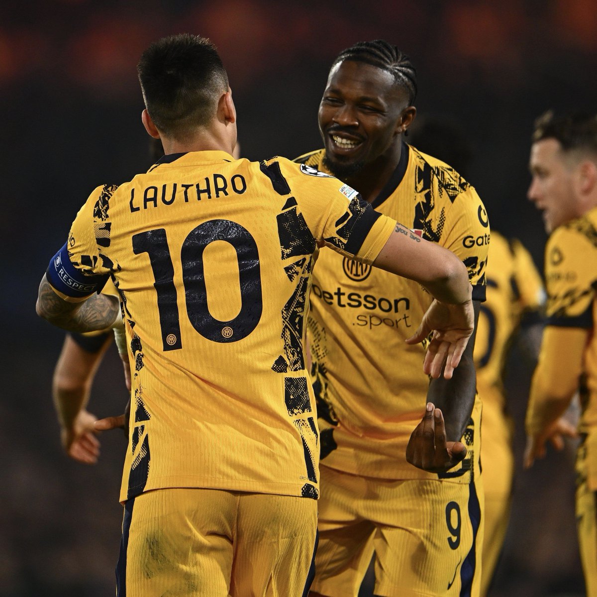 Gate's tweet image. Thuram and Lautaro
9️⃣➕🔟🟰⚽⚽
@Inter  

#GateioInter #UCL #GatewayToChampionships #ForzaInter
