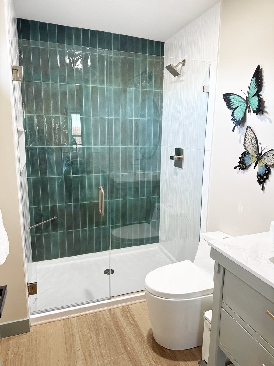 As beautiful as the wings of a butterfly🦋

Our Celesta is ready to fly home to you🏡

And create your dream bathroom today!

#Butterfly #Glass #Shower #Bathroom #GlassDoor