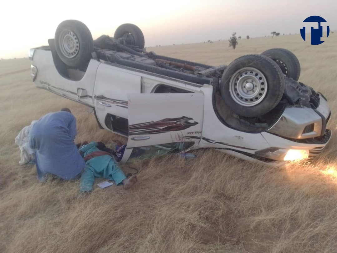 tchadinfos's tweet photo. 🚨 Une équipe du tribunal civil de #Mao a eu un grave accident ce jeudi 6 mars 2025, à 7 km de Mao. En mission d'inspection au #Sud_Kanem, leur véhicule a fait un tonneau. Le président du tribunal et un élément de la #GNNT sont blessés 🤕, tandis que le chauffeur est dans un état critique ⚠️. 🚑 Tous ont été admis à l’hôpital provincial de Mao. #Tchad