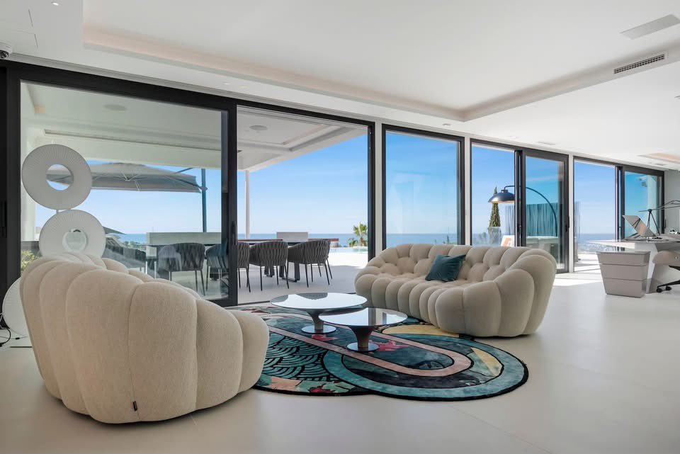 A Truly Exclusive Living Experience... the impeccable design is sure to invigorate the senses!
€6,300,000

Feel free to contact us for further information
📞(0034) 676206095
📧 mark@mycostacasa.com

#costadelsolrealestate #luxuryrealestateagent #propertyspain #luxuryhomes