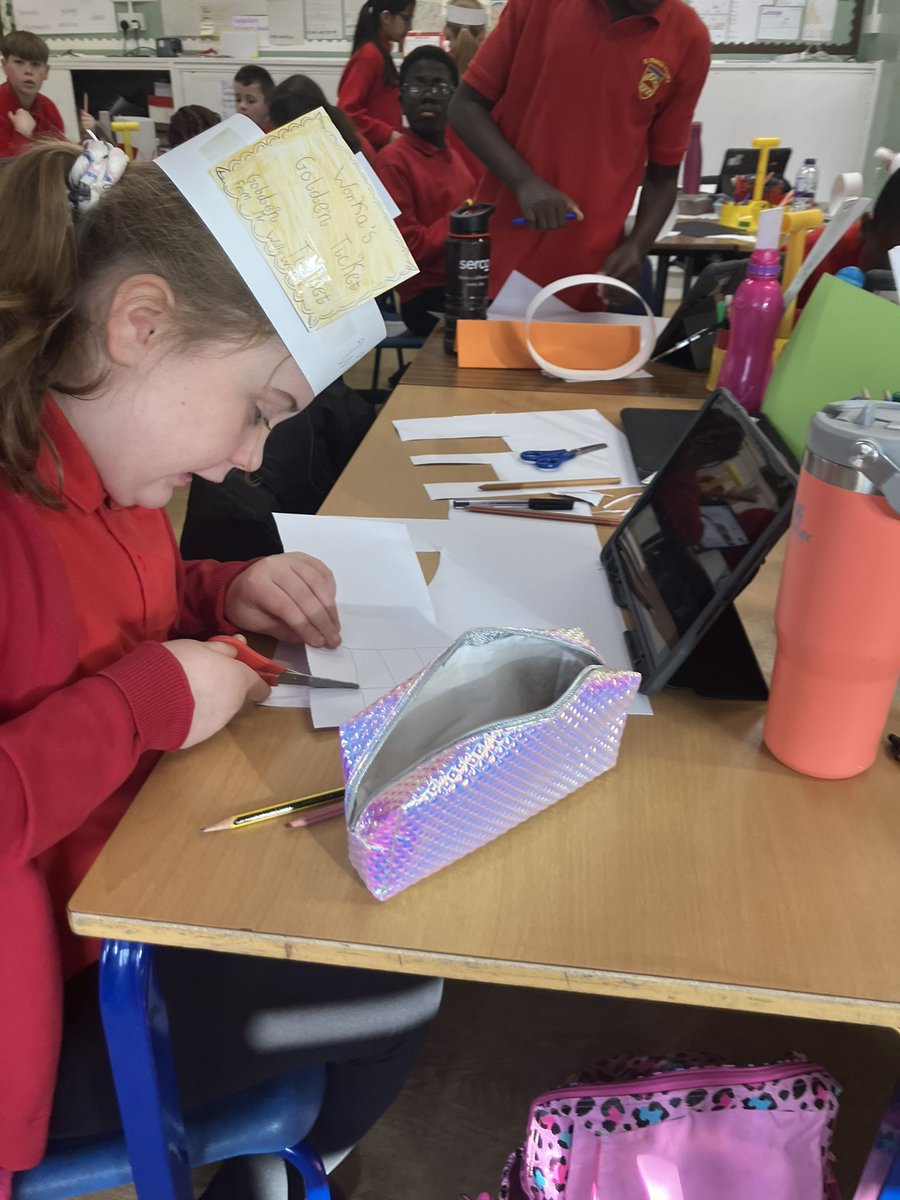 Hat making for <a href="/WorldBookDayUK/">World Book Day UK 📚</a> Parade this afternoon!