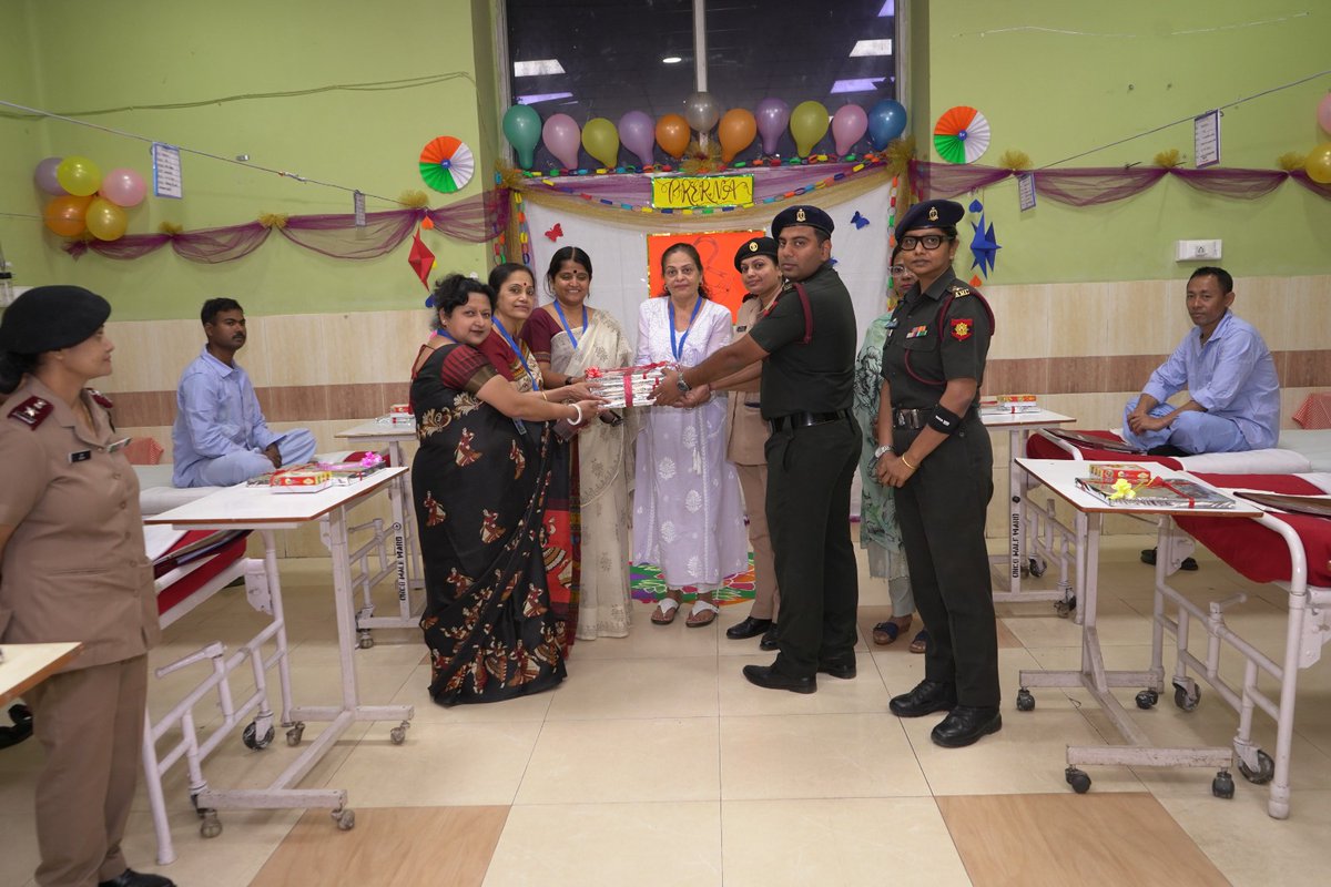 suryacommand's tweet image. #IndianArmy
#SuryaCommand 

#Prerna is a cancer support group in the Indian Army. The Prerna Volunteers  provide social and emotional support to cancer patients and their caregivers. It also raises public awareness about cancer prevention and early diagnosis.

Mrs Ruchira