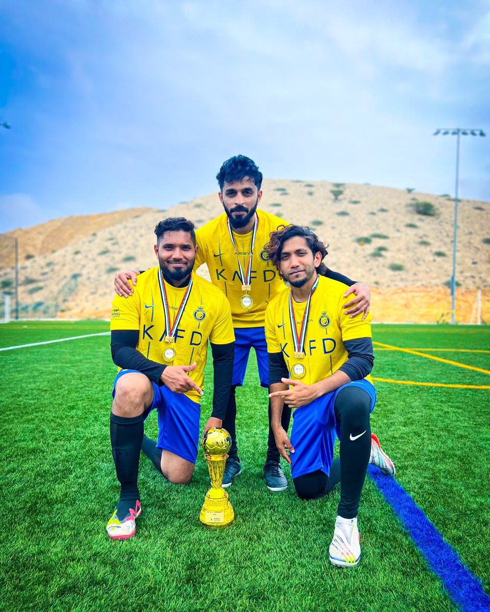 themeeran7's tweet image. The Hooligans is my first venture. During this time, I discovered my passion for leadership, and captaining this team was all I cared about. Cheers to our golden age!

#TheHooligans #StandYourGround #TheEndOfBeginning 🐺⚽❤