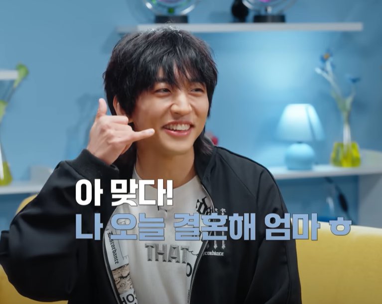 sswh27's tweet photo. 3월에 어느날 결혼합니다
??? : 지금이 3월 이잖아 ?????

일년에 한번 앨범을 내고 몰아치는 스케줄에 단콘을 몇번을 했는데 이 스케줄 소화하면서 결혼준비까지 가능한거에요?  계속 몸이 몇개야? 상태 아모르긋다 그냥 너무너무 축하해 !!!!!!!! https://t.co/oF6KbWaAWI