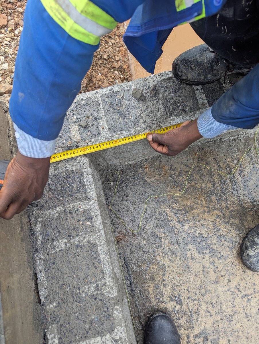 BisankaKing's tweet photo. When it comes to Engineering, I do it with whole my heart ❤️
#KingBisanka #ProjectsEngineer #Construction #ProjectManager #ResidentialHouse #CivilEngineering https://t.co/TxcnYKGXR7