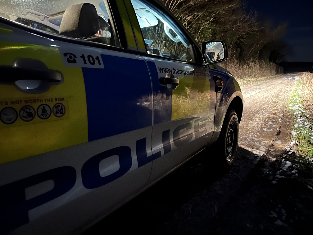 Multiple police teams across the county have been coming together to target rural crime hotspots. We're conducting proactive operations, which we will continue to do, including a recent op overnight on Thursday 27th Feb.

Read on >>> orlo.uk/bPJaD

#HantsRural