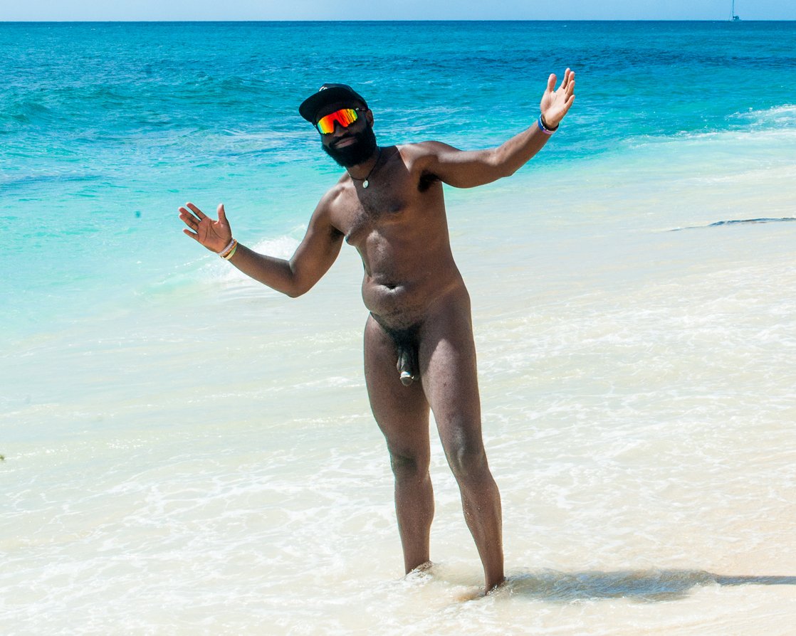 We had a blast on the #BN2025Cruise a few weeks ago..this was Great Stirrup Cays (Bahamas)..in which Norwegian Cruiselines owns..we were able to be naked in and off the boat 🚢 lol