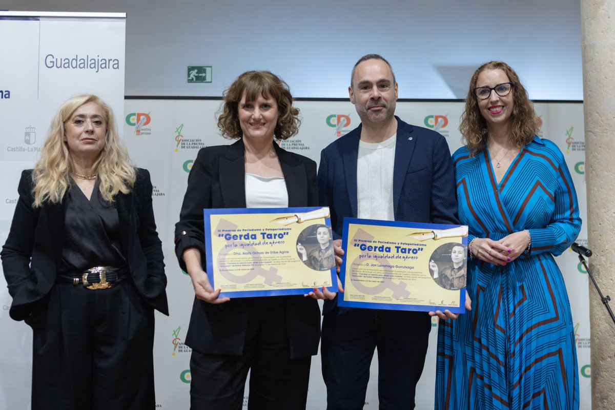 Teknopolis (@teknopolis_etb) on Twitter photo Estamos muy agradecidas a la <a href="/APGuadalajara/">APGuadalajara</a>, que nos ha concedido el Premio Gerda Taro de periodismo por la igualdad de género. Ha sido un placer y un honor.
Aquí tenéis el programa premiado: Cambiar la ciencia para atraer a las mujeres : teknopolis.elhuyar.eus/es/programak/2… Estamos muy agradecidas a la <a href="/APGuadalajara/">APGuadalajara</a>, que nos ha concedido el Premio Gerda Taro de periodismo por la igualdad de género. Ha sido un placer y un honor.
Aquí tenéis el programa premiado: Cambiar la ciencia para atraer a las mujeres : teknopolis.elhuyar.eus/es/programak/2…