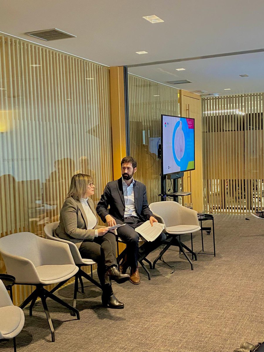 Plat_OneHealth's tweet image. Ayer, en el evento "El precio de la salud, hablemos claro de la #obesidadinfantil", se abordaron los factores que participan en la generación y evolución de esta epidemia silenciosa que se ceba en los colectivos más desfavorecidos económicamente, aumentando más si cabe la brecha…