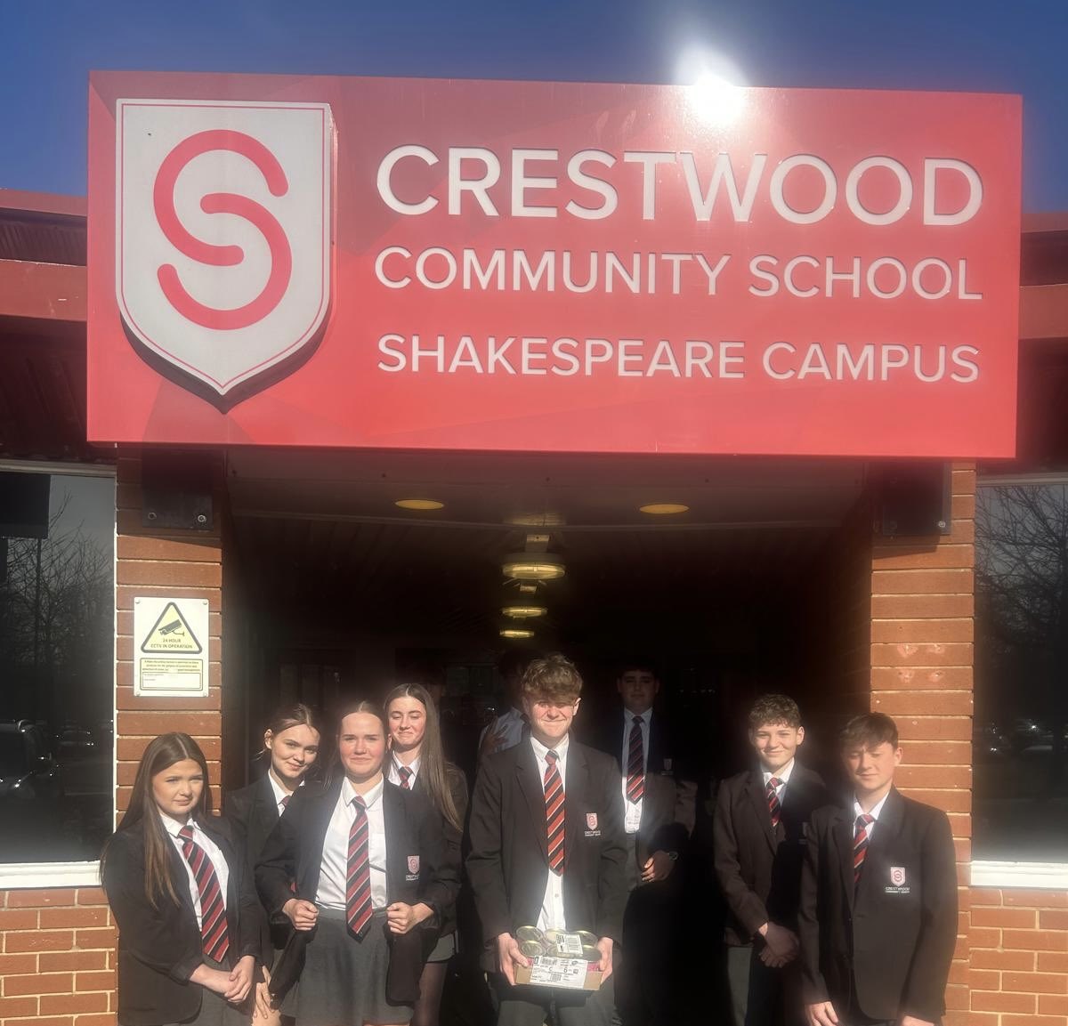 Crestwood Community School (@crestwood_dfe) on Twitter photo Look what arrived today! A delivery of canned Alaska pink salmon from <a href="/alaskaseafood/">@AlaskaSeafood</a>, kindly delivered by @dfdsglobal
We’ve got 12 cans ready for our pupils to prep, cook, and enjoy. Stay tuned for more photos of their delicious creations!
<a href="/FishmongersCo/">The Fishmongers' Company</a> #FishHeroes <a href="/mrssfletch/">Mrs Fletcher</a> Look what arrived today! A delivery of canned Alaska pink salmon from <a href="/alaskaseafood/">@AlaskaSeafood</a>, kindly delivered by @dfdsglobal
We’ve got 12 cans ready for our pupils to prep, cook, and enjoy. Stay tuned for more photos of their delicious creations!
<a href="/FishmongersCo/">The Fishmongers' Company</a> #FishHeroes <a href="/mrssfletch/">Mrs Fletcher</a>