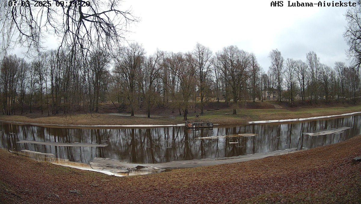 LVGMC_Meteo's tweet photo. Šodien ledus iešana noris garākos upju posmos Daugavā, Ogrē, Aiviekstē un citās austrumdaļas upēs.
Šodien un rīt ledus uzlūzīs un ies garākos posmos, arī pie Zeļķiem un Pļaviņām.
#pali #ledus
@ugunsdzeseji @JekabpilsLV @PlavinuNovads https://t.co/EP7ZUmx9jj