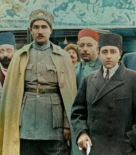 یکی رفت تا در پاریس کلم بفروشد
یکی ماند و ایران را ساخت
#رضاشاه_روحت_شاد