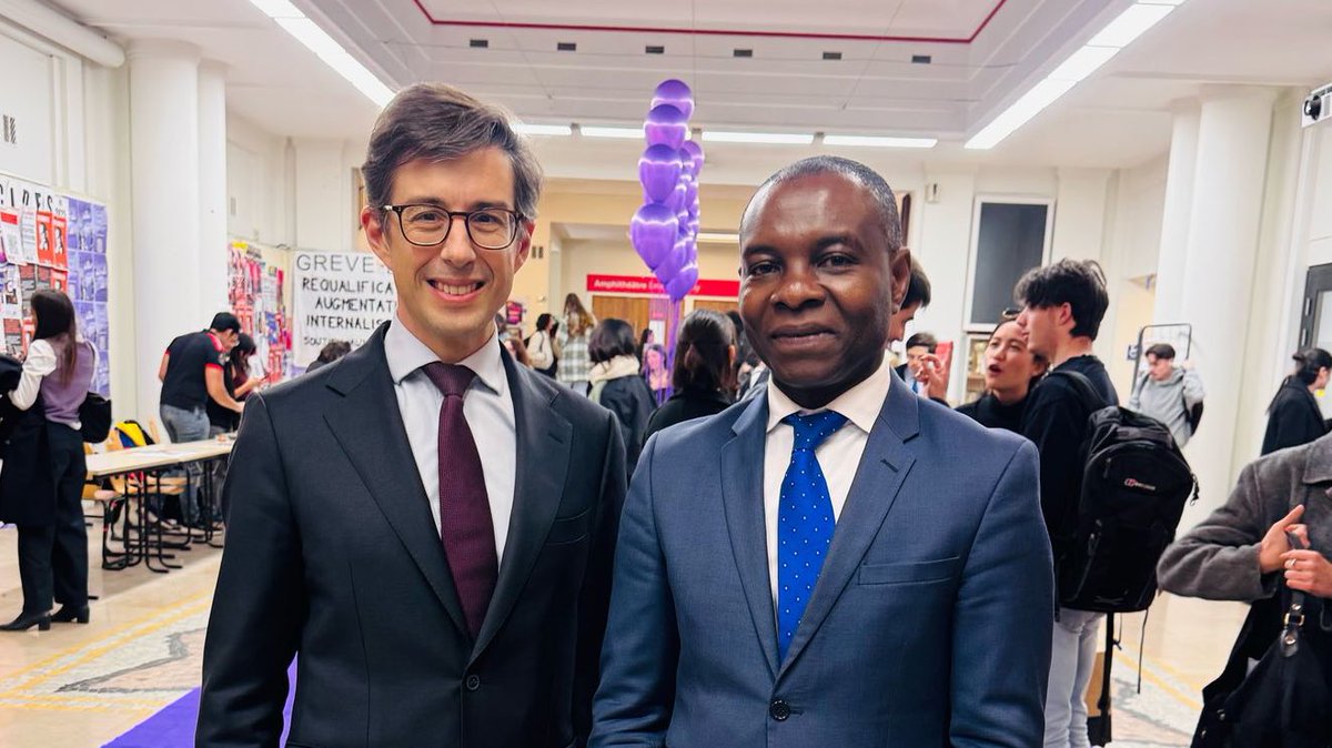 🗣️ Échange avec les étudiants de Sciences Po Paris pour parler #francophonie, aide au développement et diplomatie ! 

Aller à la rencontre des jeunes pour expliquer notre action diplomatique et notre politique d’investissements solidaires me tenait à cœur.

Emu d’être le premier