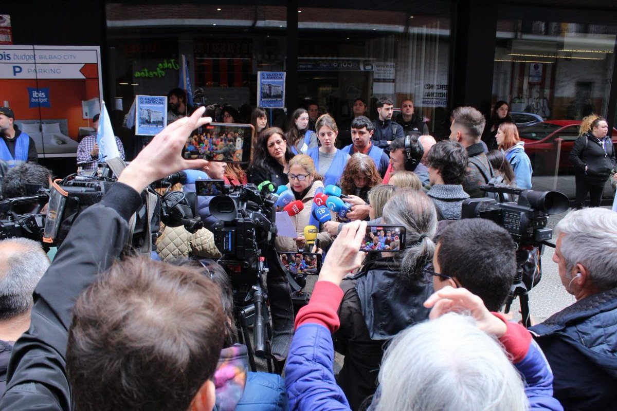 ⚠️ El ayuntamiento sigue ofrenciendo una ayuda insuficiente. 

📢 Nuestras demandas son claras, si no hay soluciones nos quedamos en el hotel. 

📍Convocamos una asamblea abierta a las 18:00