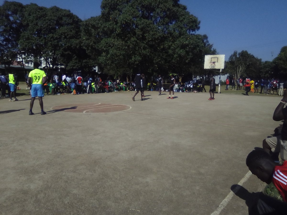 ChronixxonBash's tweet image. Homeboy hosting #KMTCBallGames