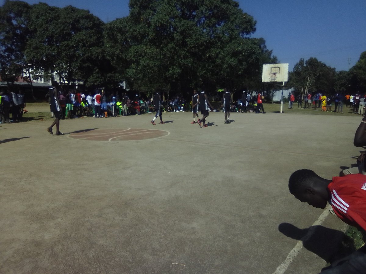 ChronixxonBash's tweet image. Homeboy hosting #KMTCBallGames