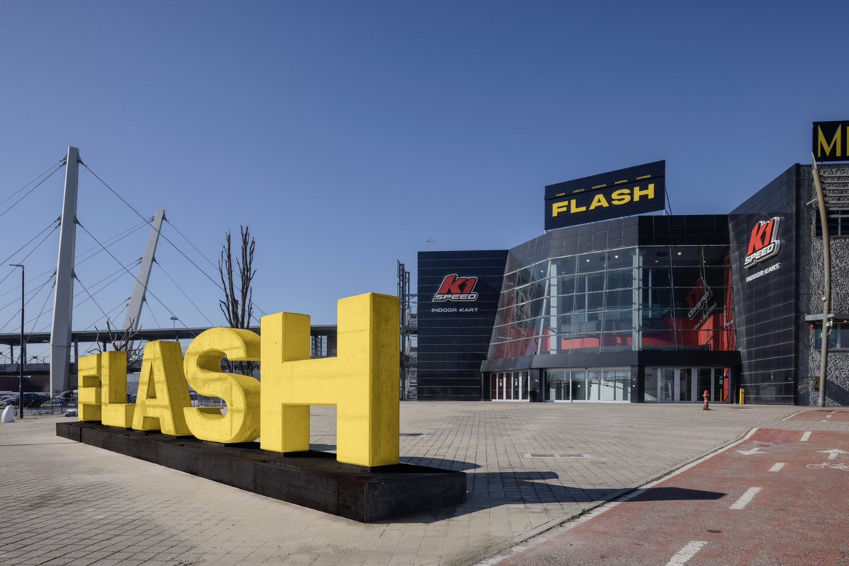 EdoardoArpaia's tweet photo. A pochi passi da Torino apre Flash Beinasco, il nuovo Entertainment Center progettato da Gruppo Building con kartodromo indoor da 3700 mq, piste da bowling e il ristorante di sushi più grande della città.
https://t.co/DAsr5vsqXD
@gruppobuilding #FlashBeinasco #beinasco #Torino https://t.co/tahleluBg1