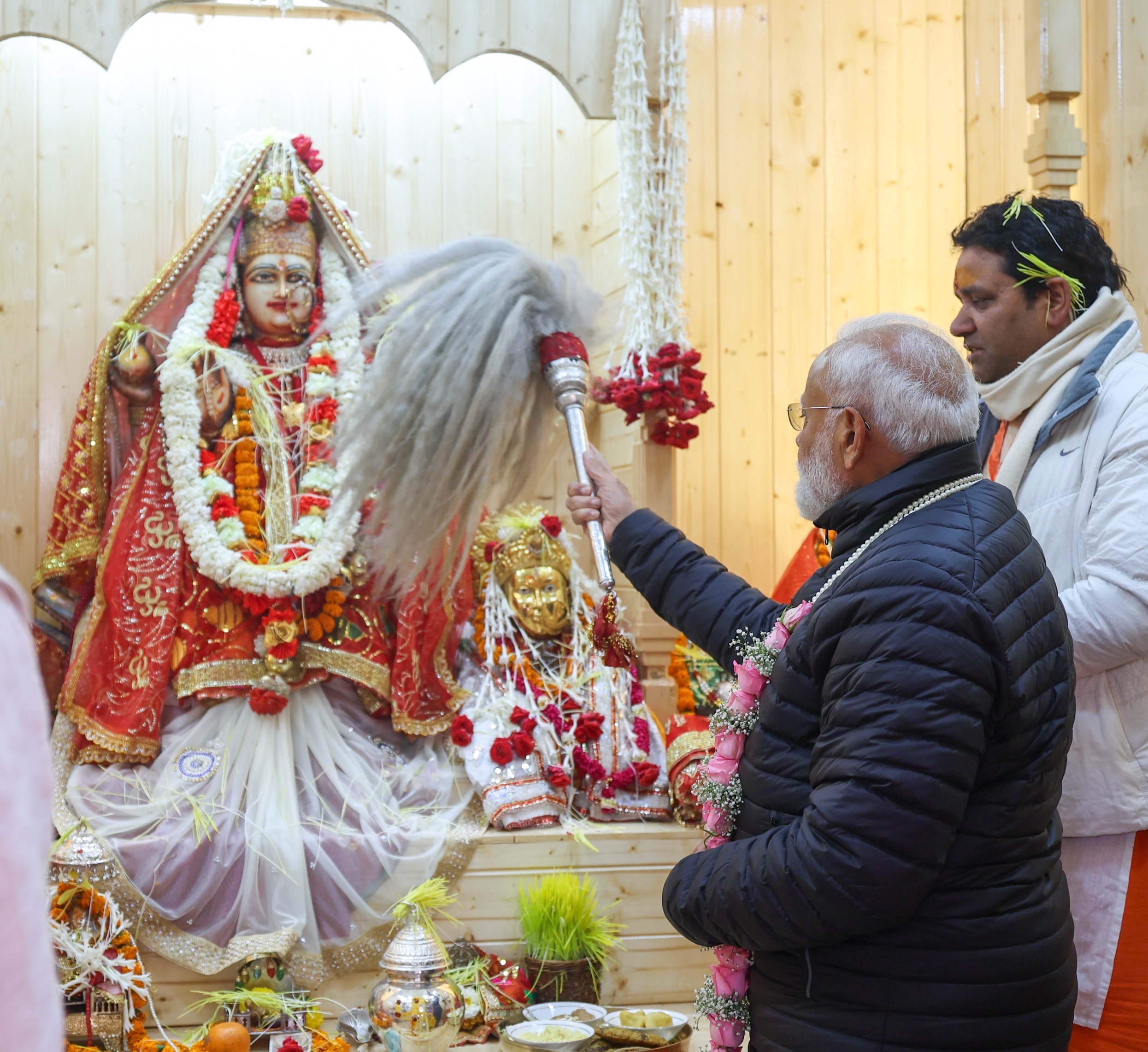 उत्तराखंड के मुखवा में मां गंगा के मंदिर में पीएम मोदी 