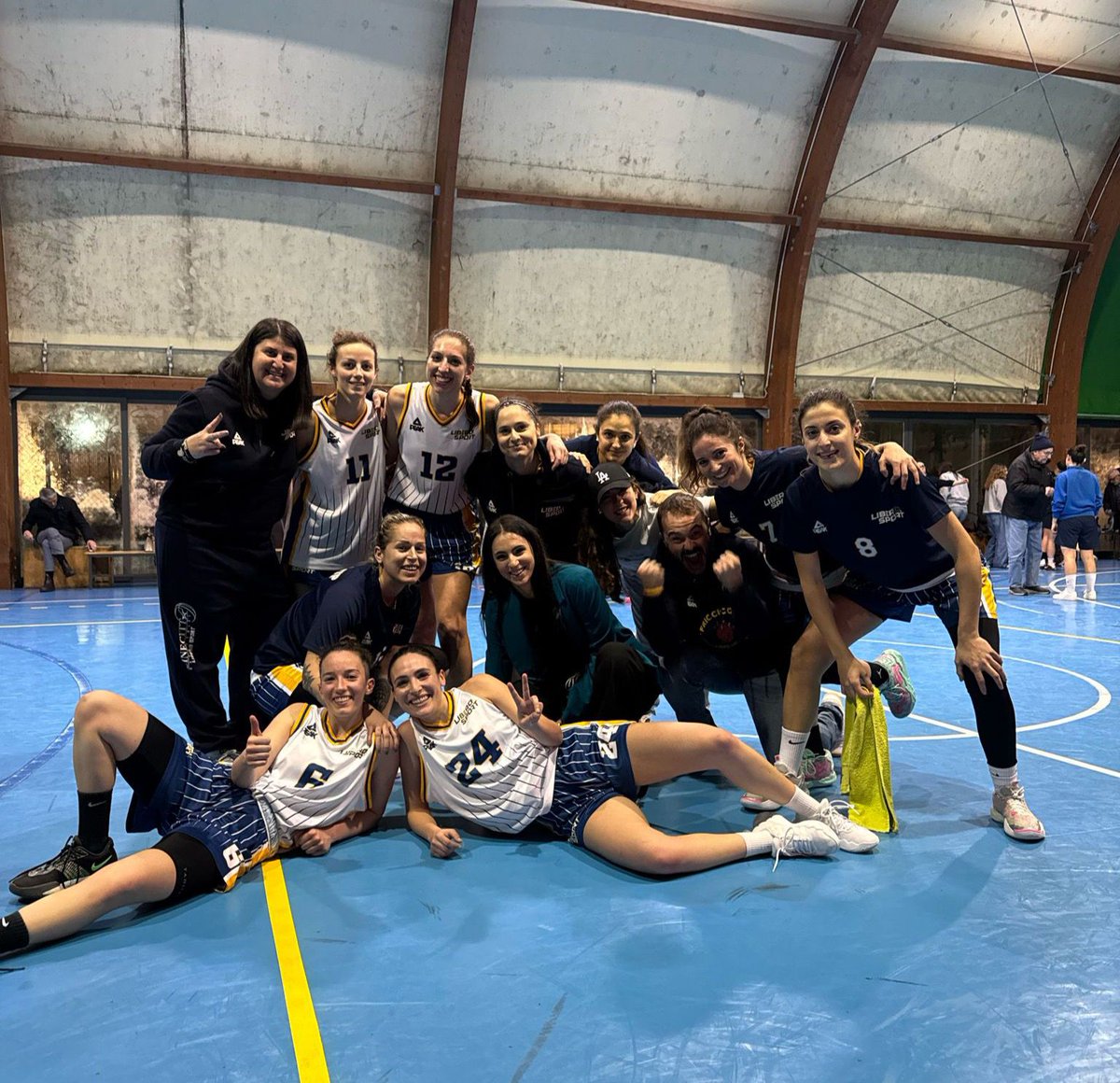 Serie C femminile Lazio
Libero Sport-Montesacro

13-12
27-28
35-30
46-46
50-50
56-56
62-62
68-68
73-73
79-75

Sì esatto.
Vittoria delle padrone di casa dopo sei supplementari.
SEI!
Un minuto di silenzio per gli arbitri che hanno corso per 70 minuti senza un cambio.
#sempreminors