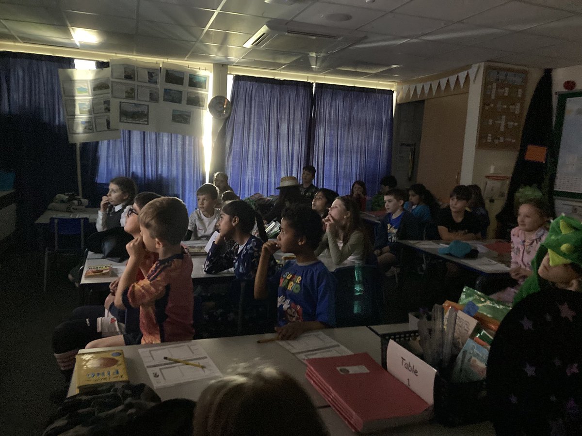 Mrs Earnshaw tweet media