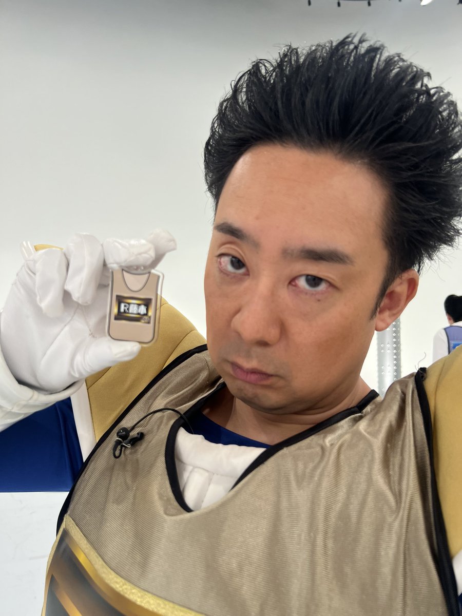 ktv_zaou's tweet image. 3/11（火）18時〜
#座王武道館ライブ
機材開放席と配信チケットを発売中！ 

会場にてカプセルトイで売られる
ビブス型キーホルダーをご紹介🔥
武道館プレイヤー第１号の #ななまがり初瀬 に
#R藤本 の金ビブス✨✨✨

会場のガチャガチャで是非ゲットしてください💪