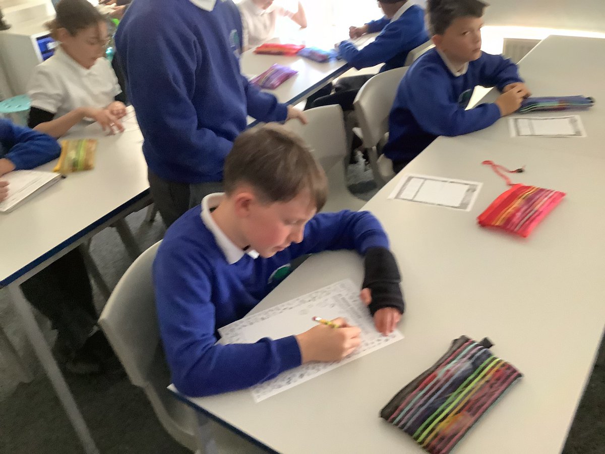 ReinwoodJuniors's tweet image. #RJS6G have enjoyed watching the #worldbookday2025 live listen whilst completing some activities all about reading 📚✏️ #RJSReading