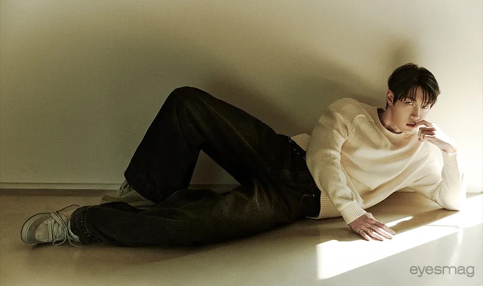 아니 이사진너무아름다웟는지
방향별로돌려쓴거 ㅆㅂ 
아진짜 개우슴 ㅜㅜ