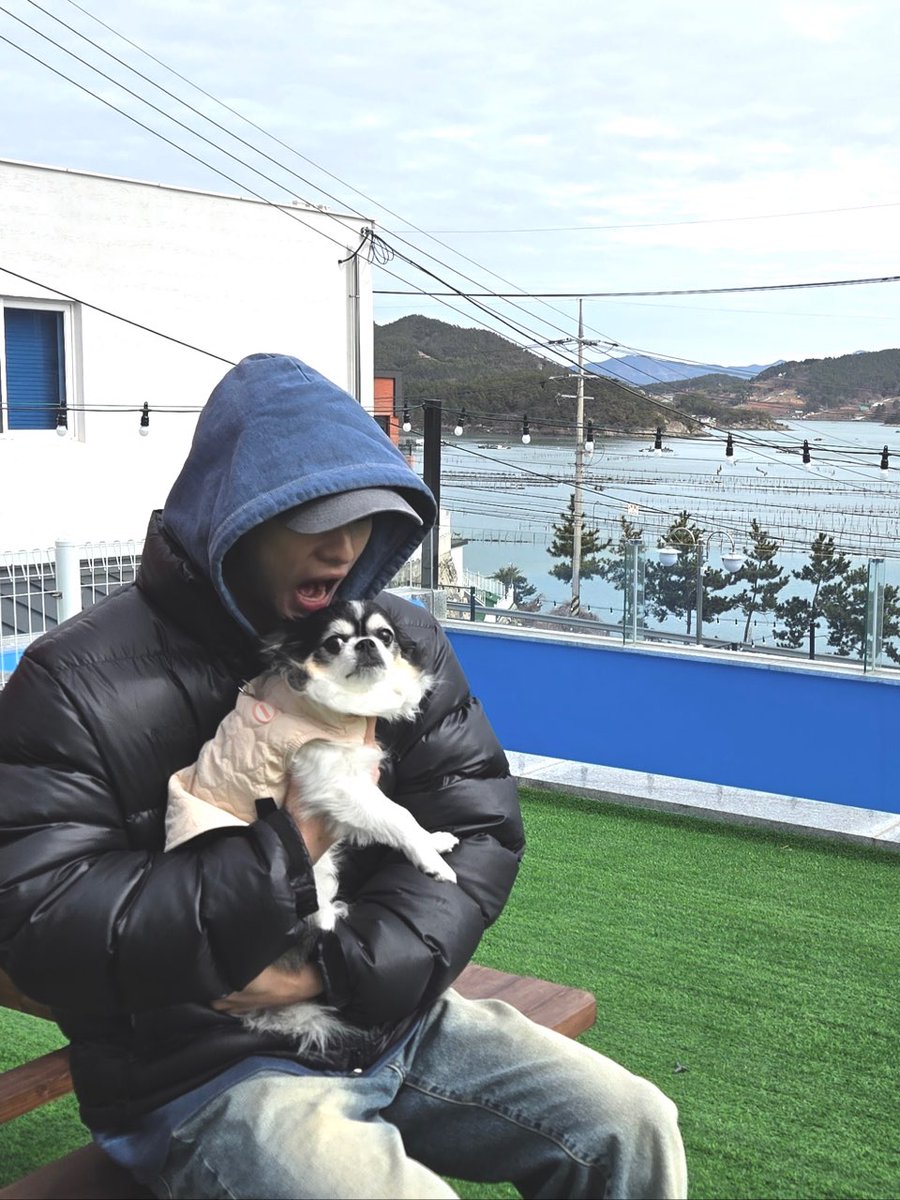 hyunjin pics tweet media