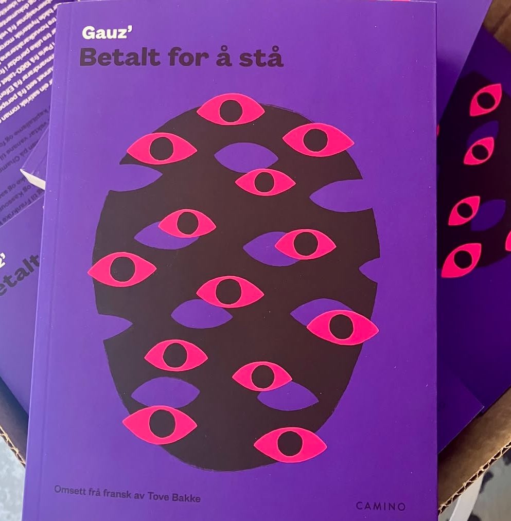 Ivorianske Gauz' til Oslo! Kjem du også?
Neste onsdag (12.3) kjem Gauz’ til
<a href="/Litteraturhuset/">Litteraturhuset</a> i Oslo, og der skal han møte <a href="/YohanShan/">Yohan Shanmugaratnam</a> til ein samtale om klasse, kapitalisme og jobben som vektar i Paris. Dette skriv han om i den nyomsette boka «Betalt for å stå». Link under