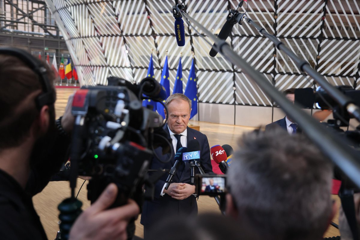 💬 PM @DonaldTusk before the Special #EUCO summit in #Brussels:
 
There is no doubt that the war in Ukraine, the new approach of the U.S. administration towards Europe, and above all, Russia’s renewed arms race present us with new challenges. Europe must win this arms race.
