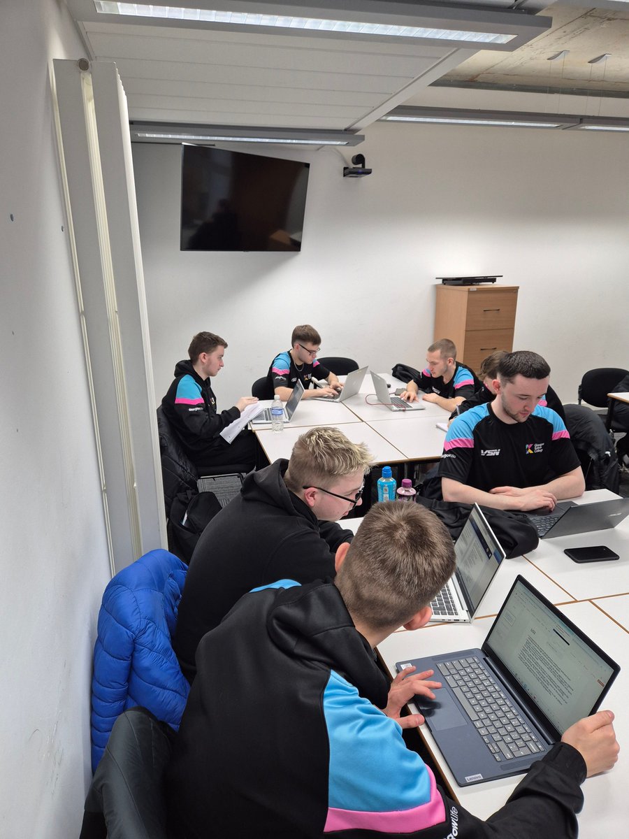 GL Football โฝ๏ธ (@footballglasgow) on Twitter photo College Partnership
Our <a href="/GKCollege/">Glasgow Kelvin College</a> students have been studying <a href="/ParkinsonsUKSco/">Parkinson's UK Scotland</a> <a href="/WalkingFootScot/">Walking Football Scotland ๐ฃโฝ๏ธ</a> as part of their Sport Development Unit. They visited Toryglen to chat with participants and see first-hand the benefits it brings, from physical activity to community connection. College Partnership
Our <a href="/GKCollege/">Glasgow Kelvin College</a> students have been studying <a href="/ParkinsonsUKSco/">Parkinson's UK Scotland</a> <a href="/WalkingFootScot/">Walking Football Scotland ๐ฃโฝ๏ธ</a> as part of their Sport Development Unit. They visited Toryglen to chat with participants and see first-hand the benefits it brings, from physical activity to community connection.