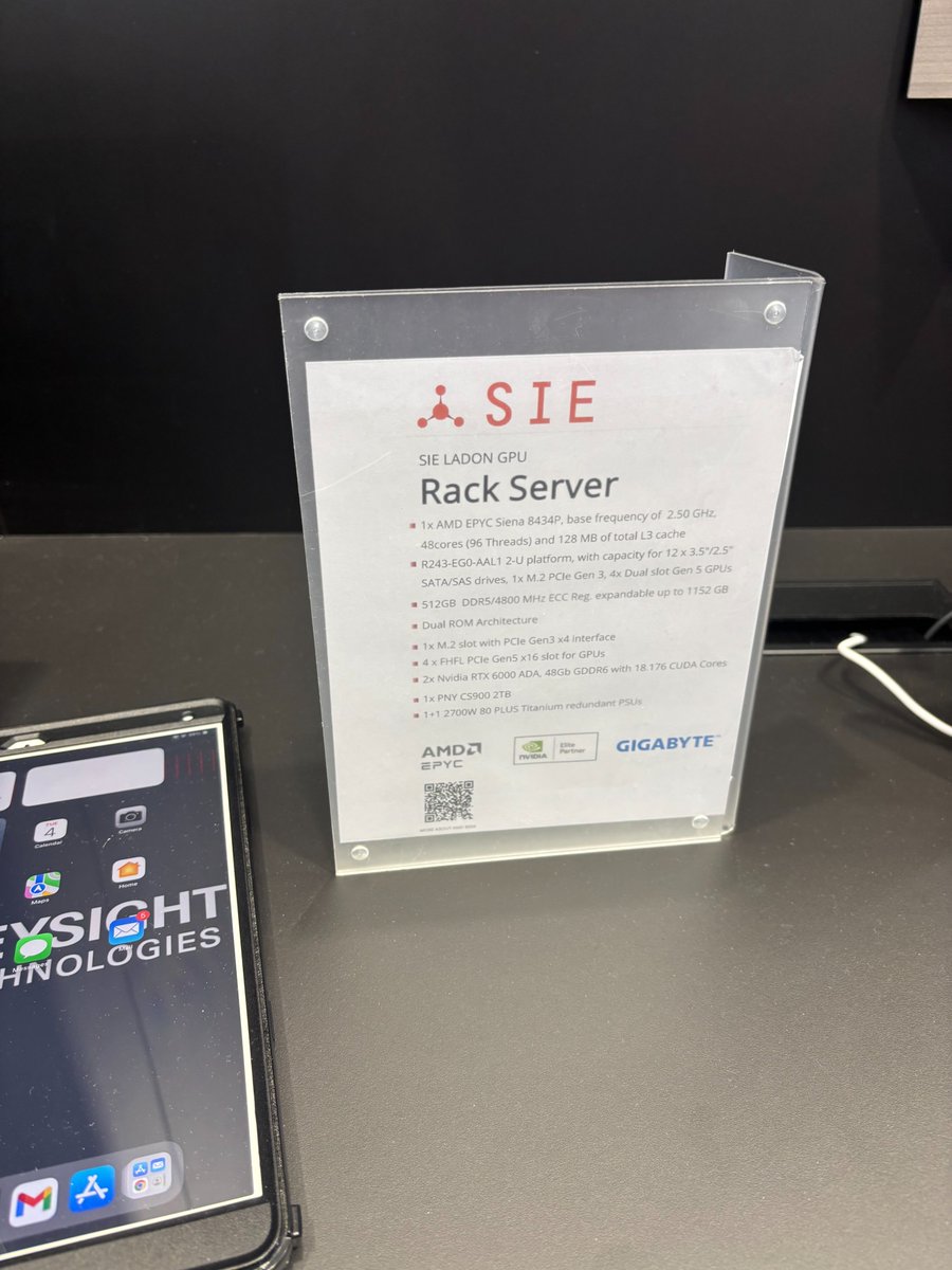 hpcsie's tweet photo. Ayer nos reunimos con @Keysight_EMEA para explorar el futuro del 6G.  

Con servidores Gigabyte, AMD Siena y NVIDIA RTX 6000 ADA, estamos probando centralitas y coberturas 6G.  

🌐 En las imágenes, Digital Twins de Málaga con NVIDIA Omniverse. https://t.co/SP3kNRiAX5