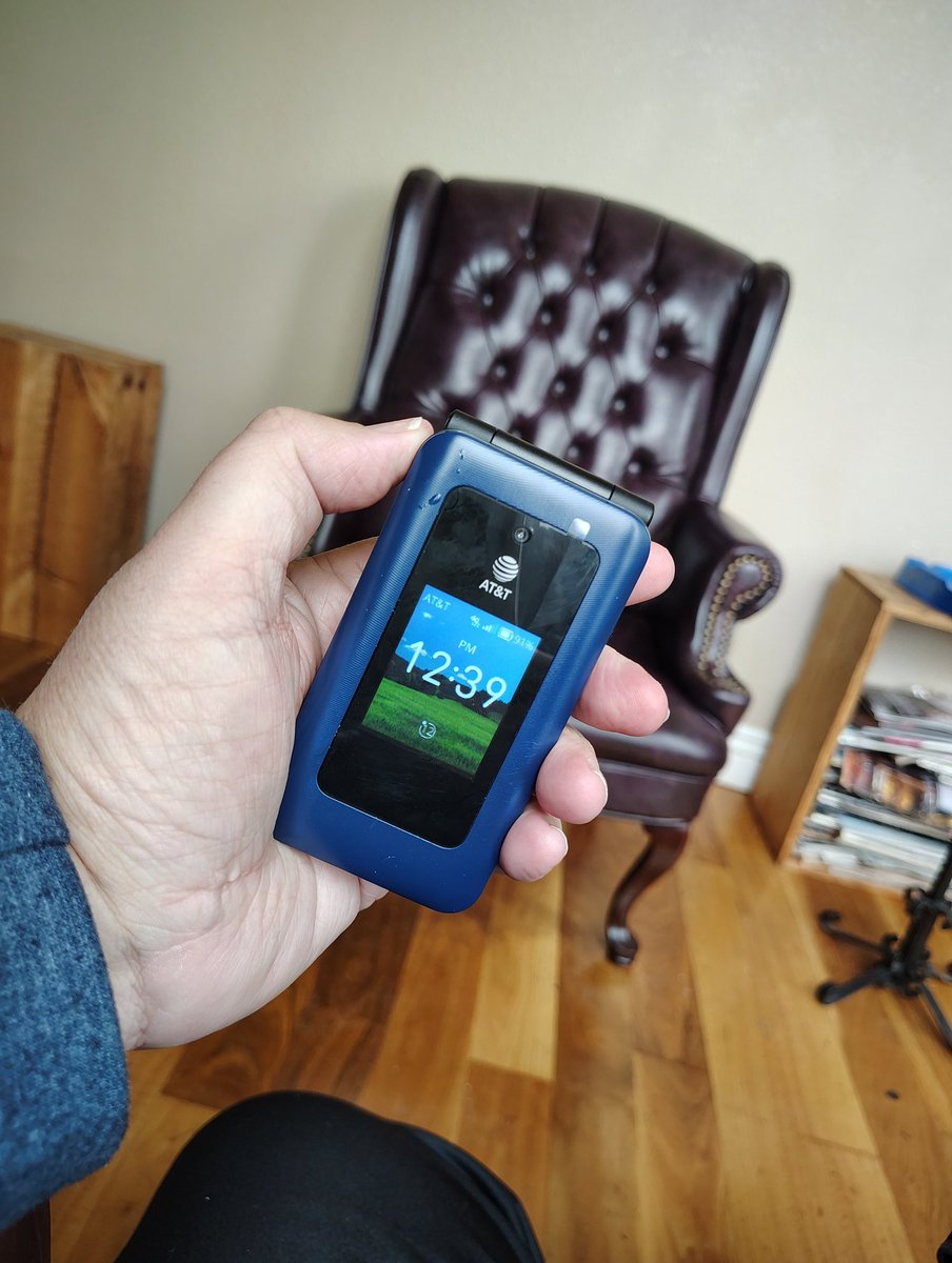 twittysomm's tweet photo. Keeping the tablet but sick of text that demand and answer immediately and I have no control if I have access to Twitter or Facebook or instant whatever in my pocket...

Prefer to live in the year and the now. 

If you need me call me. https://t.co/BuCHdT7zti