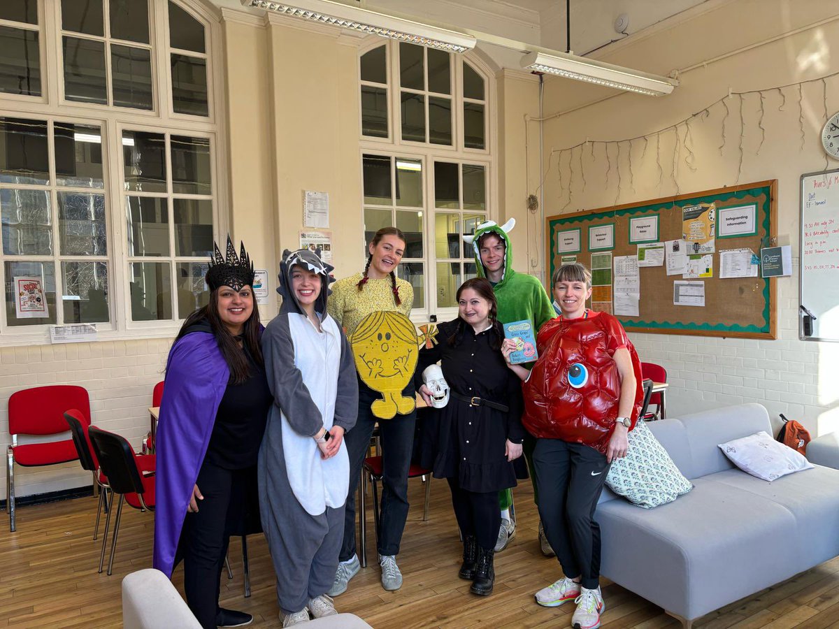 Lyndhurst Primary School (@lyndhurstse5) on Twitter photo The staff wouldn’t miss out on the fun… check out their costumes! The staff wouldn’t miss out on the fun… check out their costumes!