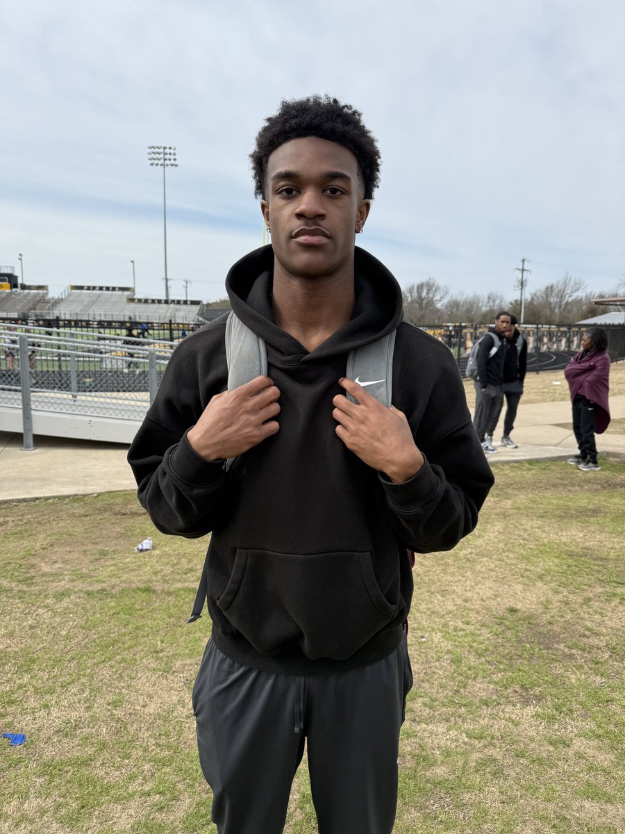 Jammel Ward - 🥇

Varsity Boys Long Jump